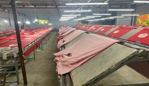 in áo mưa theo yêu cầu tại Hà Nội cam kết uy tín chất lượng, in logo áo mưa lên các vị trí ngực áo, lưng áo, túi đựng áo, in áo mưa theo thiết kế . Đáp ứng mọi nhu cầu in ấn lên áo mưa.